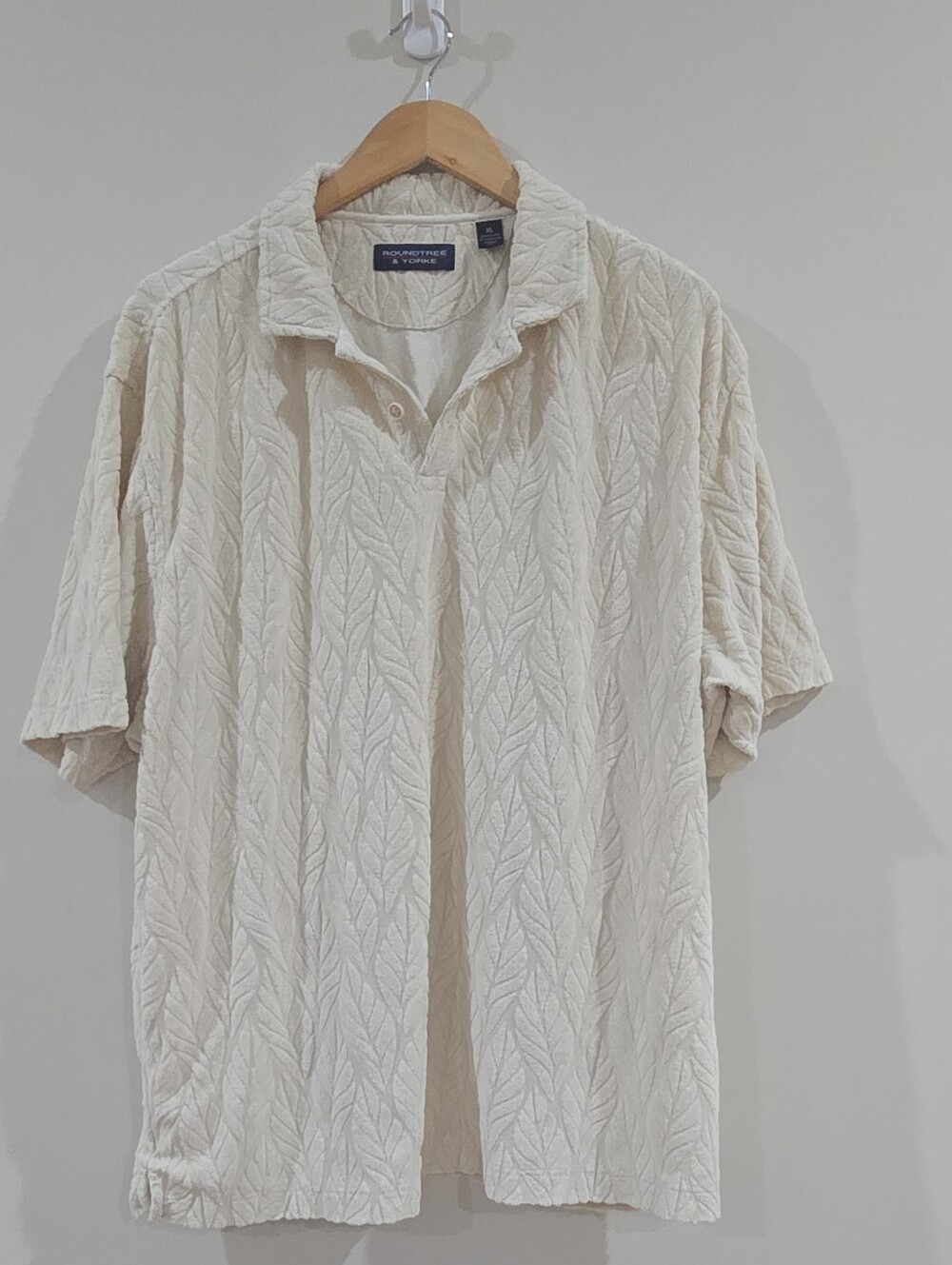 Big Man Roundtree & Yorke Men’s XL Beige Textured Leaves Short Sleeve Collared